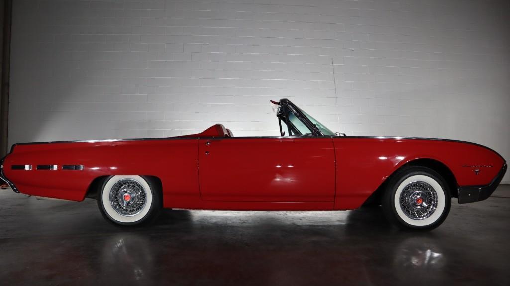1962 Ford Thunderbird
