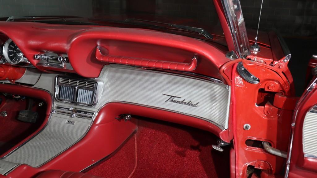 1962 Ford Thunderbird