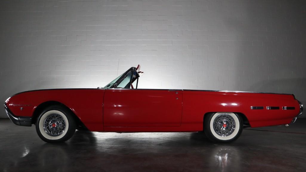 1962 Ford Thunderbird