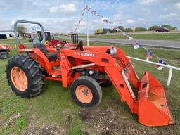 Kubota L4300 2WD diesel, with Power steering 546 hrs. runs & operates with Kubota LB552 Front Attach