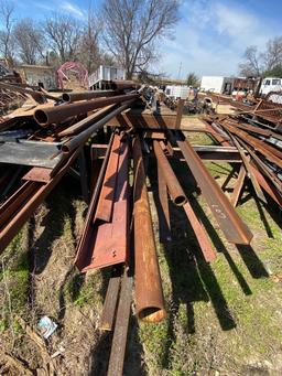 Bundle of misc pipe & metal
