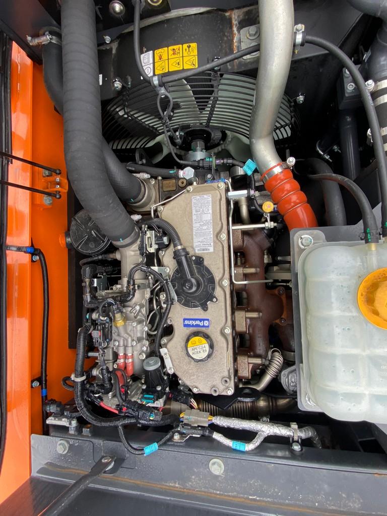 2021 Doosan Model DX140LC-5 31 Hrs, Quick Release Bucket, Aux Hydraulics Perikins Engine Like new