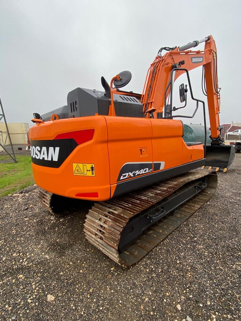 2021 Doosan Model DX140LC-5 31 Hrs, Quick Release Bucket, Aux Hydraulics Perikins Engine Like new