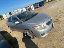 2008 Toyota corolla LE Silver Shows 239k miles runs & drives no title