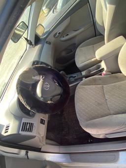 2008 Toyota corolla LE Silver Shows 239k miles runs & drives no title