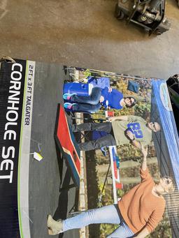 2ftx3ft. Tailgate corn hole set