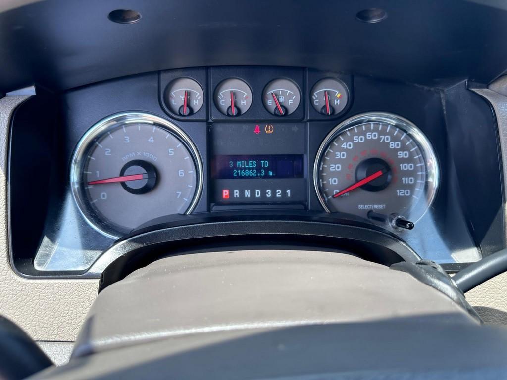 2009 Ford F150 XLT Crew Cab runs and Drives very Good 216 K Clean title 4.6 V8