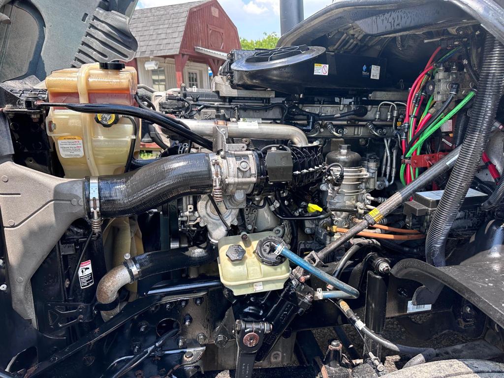 2015 Freightliner Columbia Detroit DD15 10 speed runs and drives clean title 895k miles