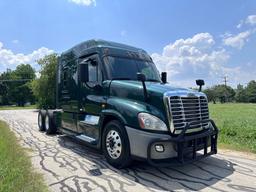 2015 Freightliner Columbia Detroit DD15 10 speed runs and drives clean title 895k miles