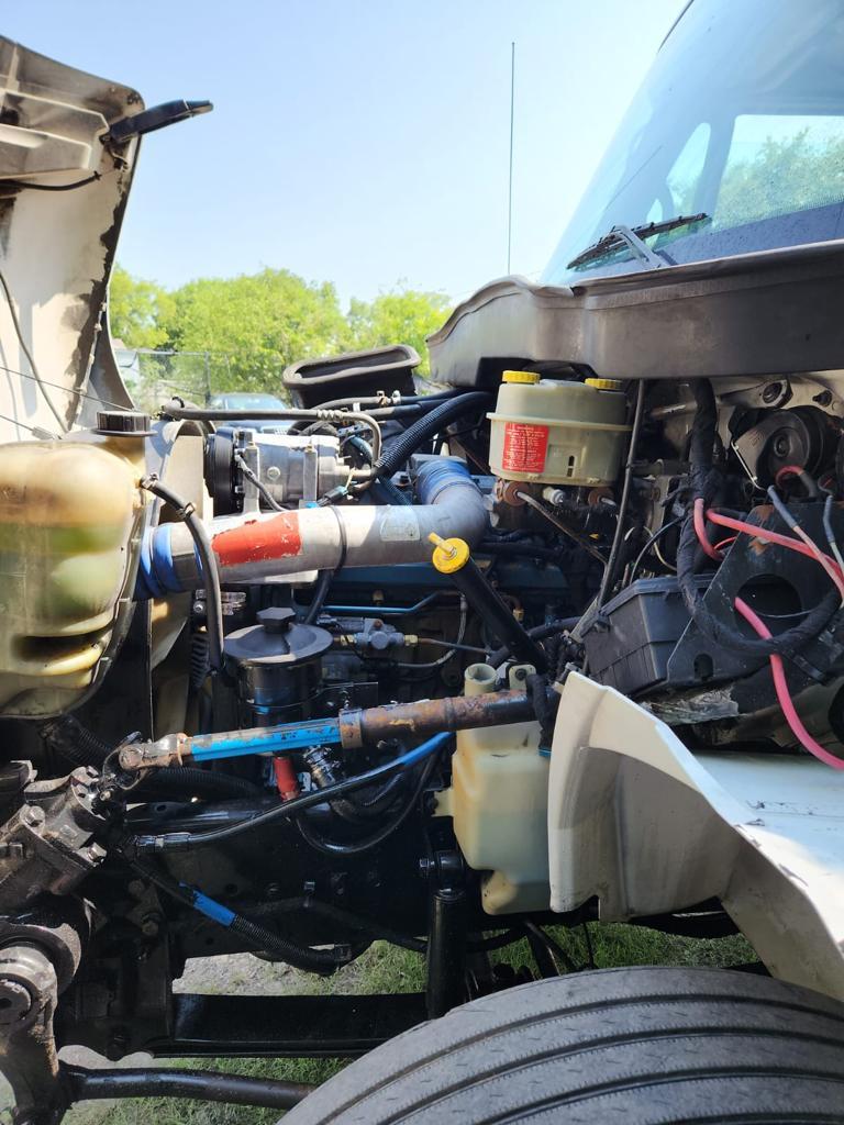 2003 internacional de 466 Navistar good runs truck