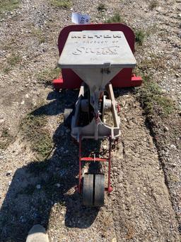Milton 3 Point Planter
