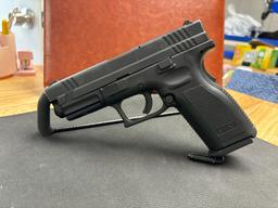 Used Springfield armory XD 40 Comes with one magazine and soft case