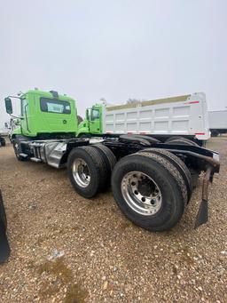 2016  Mack Day Cab 261K 10 Speed Transmission Mack MP8 Motor runs & drives alluminum 22.5 Wheels