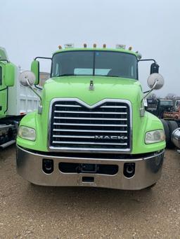 2016  Mack Day Cab 261K 10 Speed Transmission Mack MP8 Motor runs & drives alluminum 22.5 Wheels