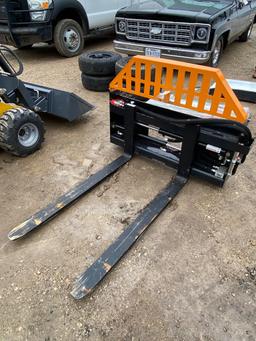 Wolverine 48" Quick attach Hydraulic Pallet Forks
