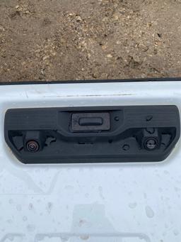 2022 Chevy Silverado Tail gate with reverse Cam