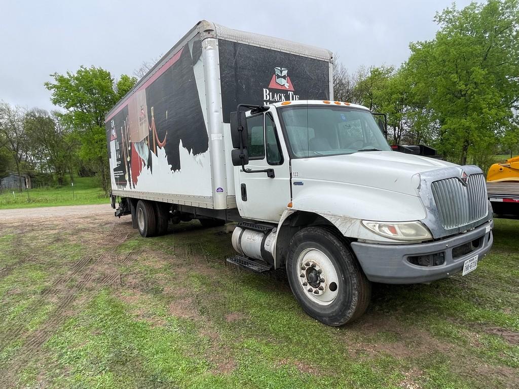 2014 International Durastar Boxtruck 26ft. With lift Gate, max 4 motor as is no warranty