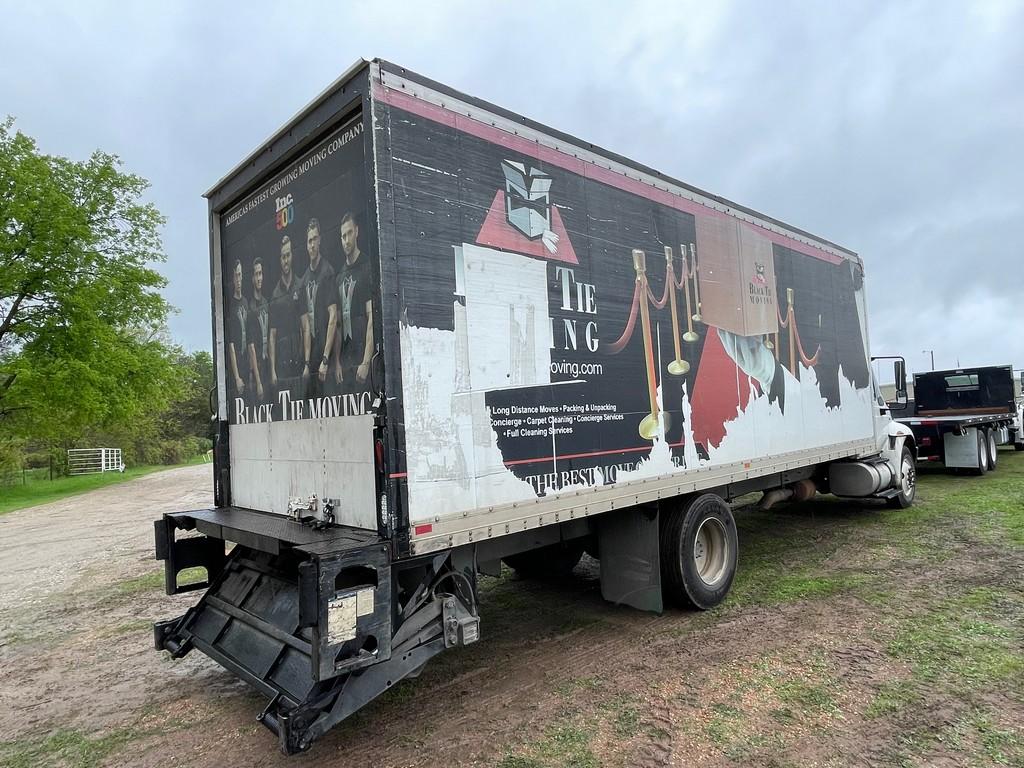 2014 International Durastar Boxtruck 26ft. With lift Gate, max 4 motor as is no warranty