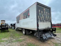 2014 International Durastar Boxtruck 26ft. With lift Gate, max 4 motor as is no warranty