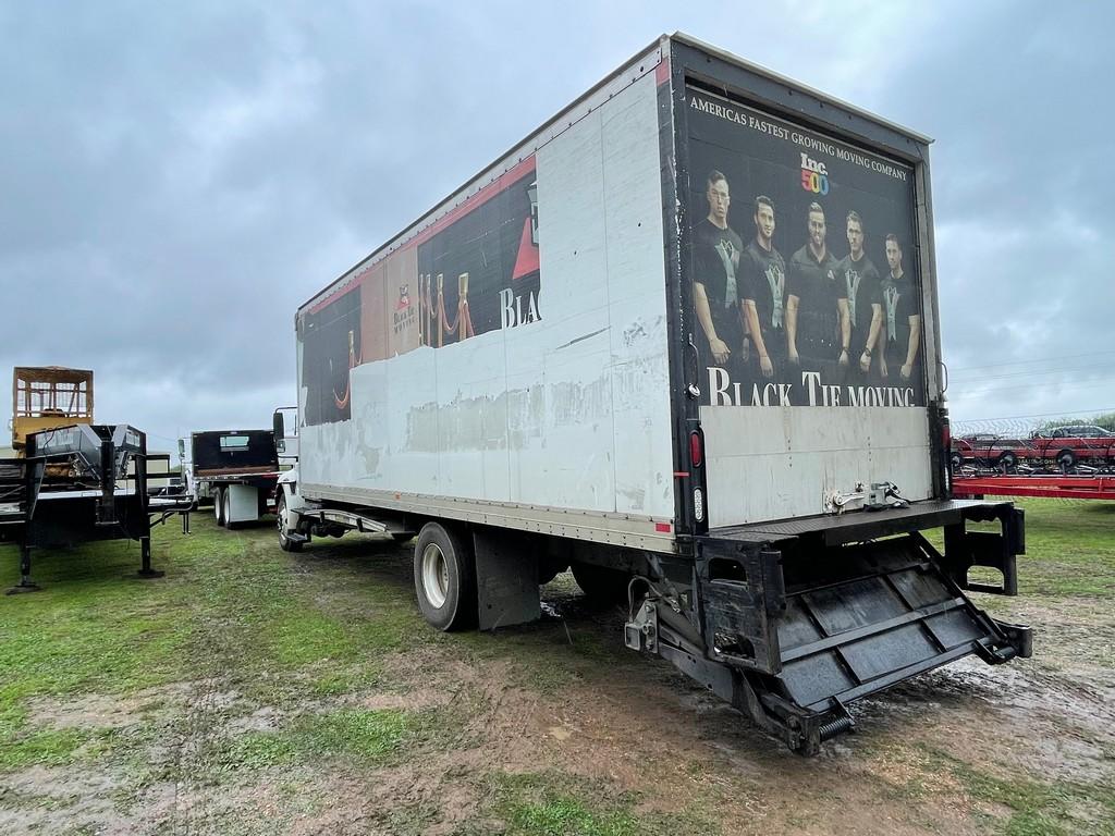 2014 International Durastar Boxtruck 26ft. With lift Gate, max 4 motor as is no warranty