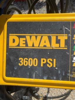 Dewalt 3600 PSI Pressure Washer with hose & wand runs