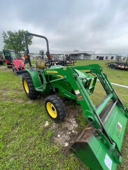 John Deere 3038E With 2200 hrs hy trans 4x4