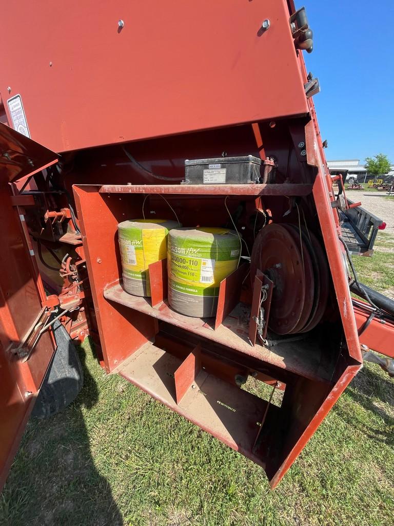 Hesston 555 4x6 Bale with Moniter & Pto