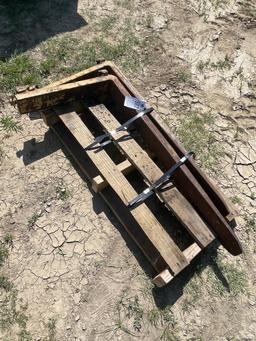 Pair of 42" Forks for standard mast straigh no bent