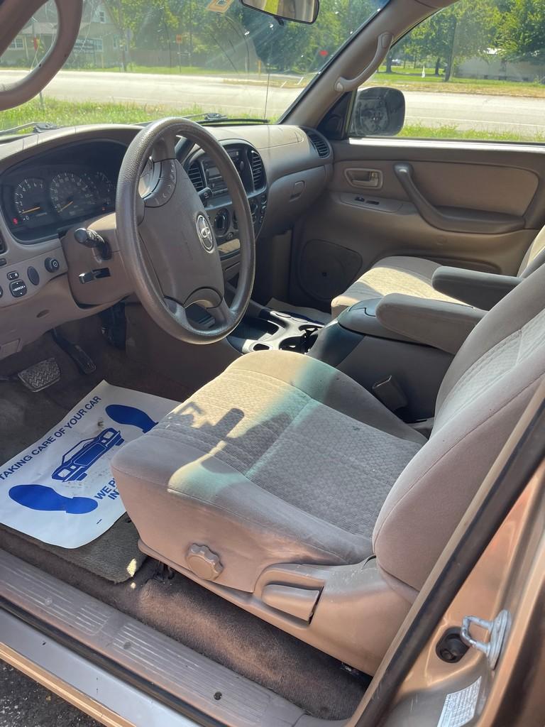 2004 Toyota Tundra 180K runs and drives cold ac, clean title