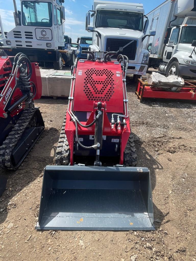 New Mini Skid Steer EG360 check Fluids