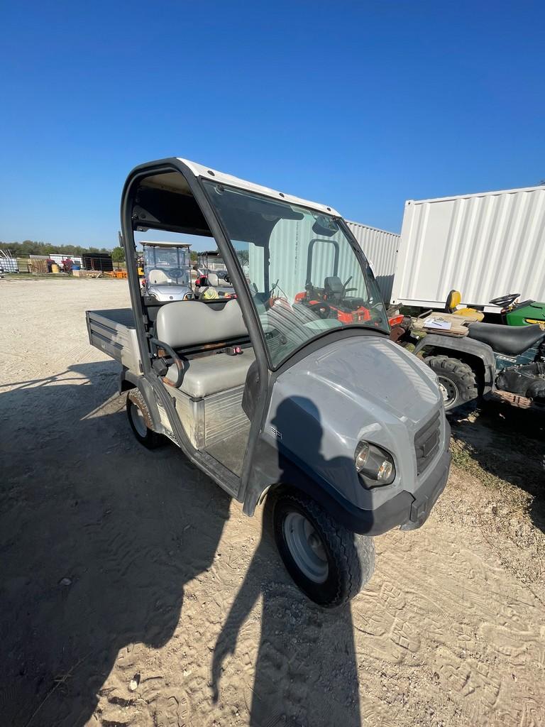 Clubcar Carryall Gas runs 583 hrs