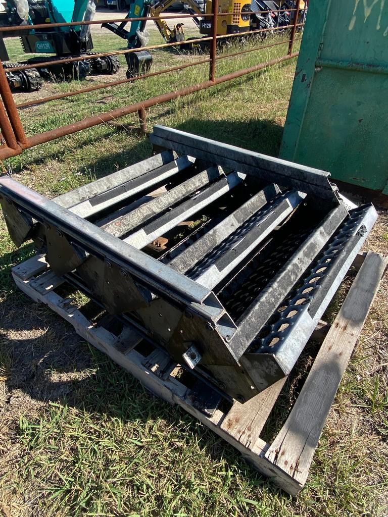 2 Metal Steps