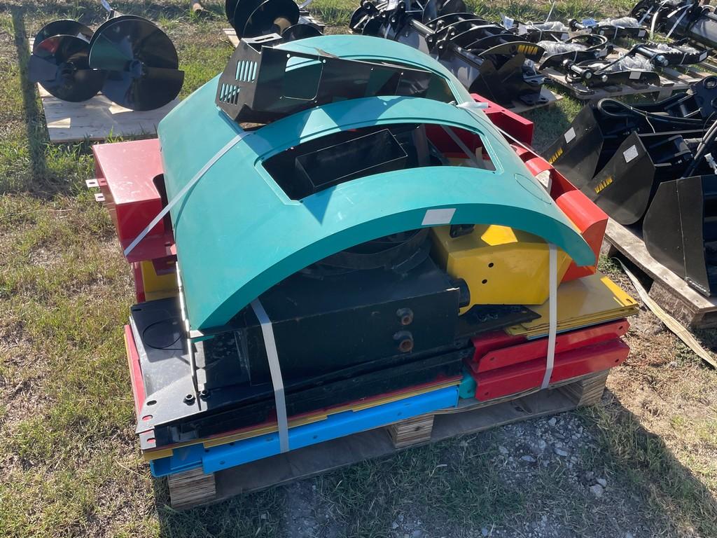 Bundle or Mini Excavator Parts,rear pannel,side pannels,Hydraulic tanks, misc