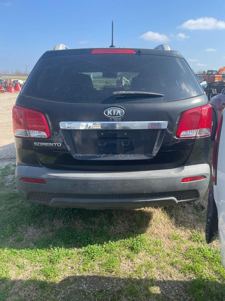 2013 Kia SUV non running clean title