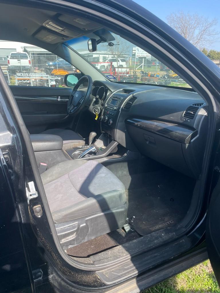 2013 Kia SUV non running clean title