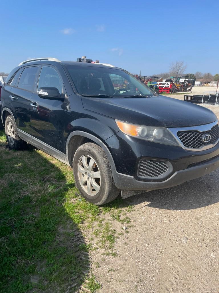 2013 Kia SUV non running clean title