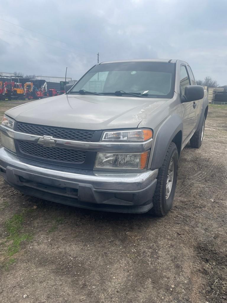 2005 Chevy Colorado Ext Cab 160K miles runs & drives clean title vin#04552