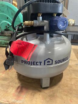 Small air compressor