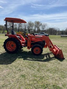Kubota L2800 4WD Diesel Tractor HST Trans LA 463 Front loader with attachment