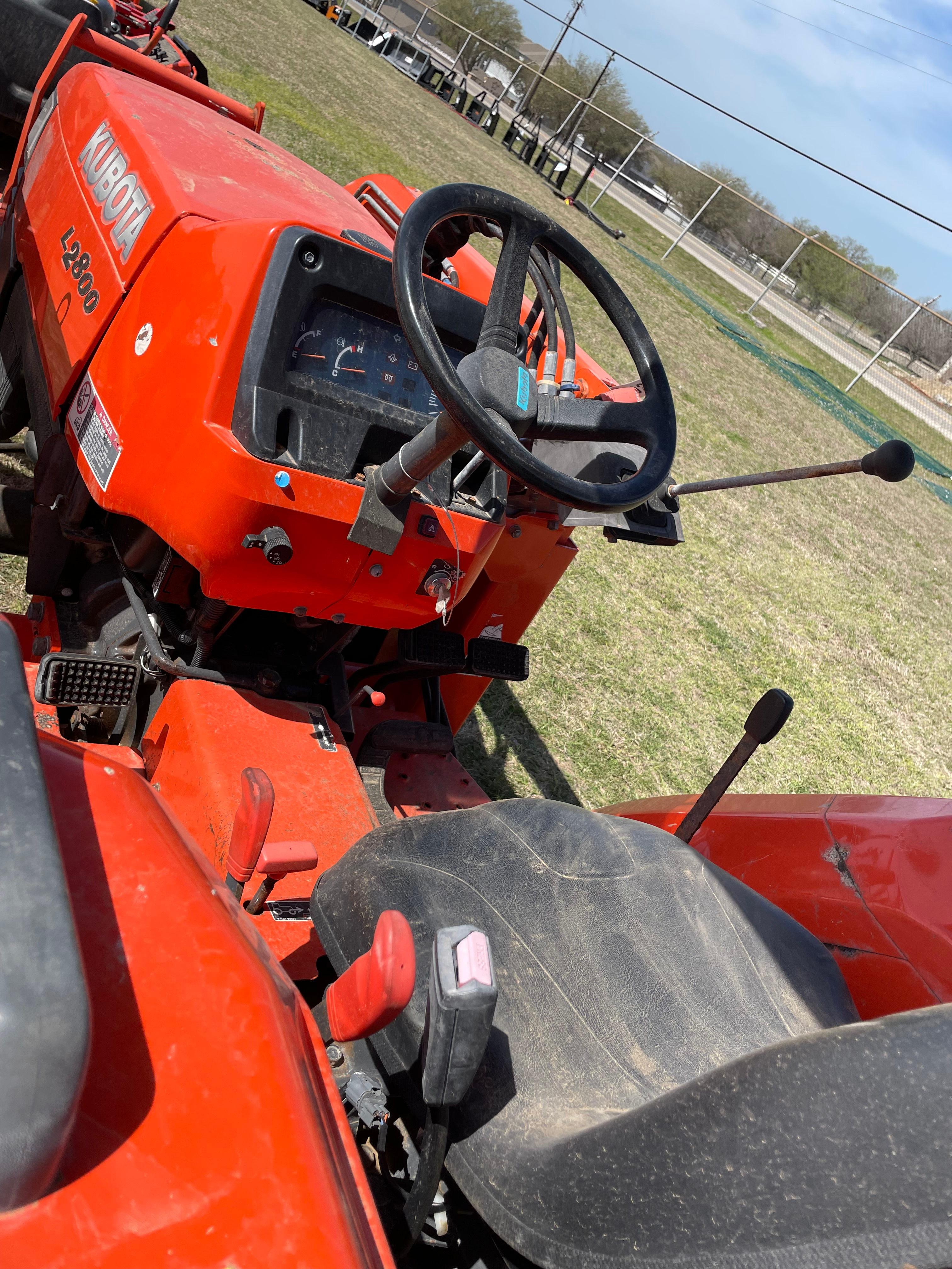 Kubota L2800 4WD Diesel Tractor HST Trans LA 463 Front loader with attachment
