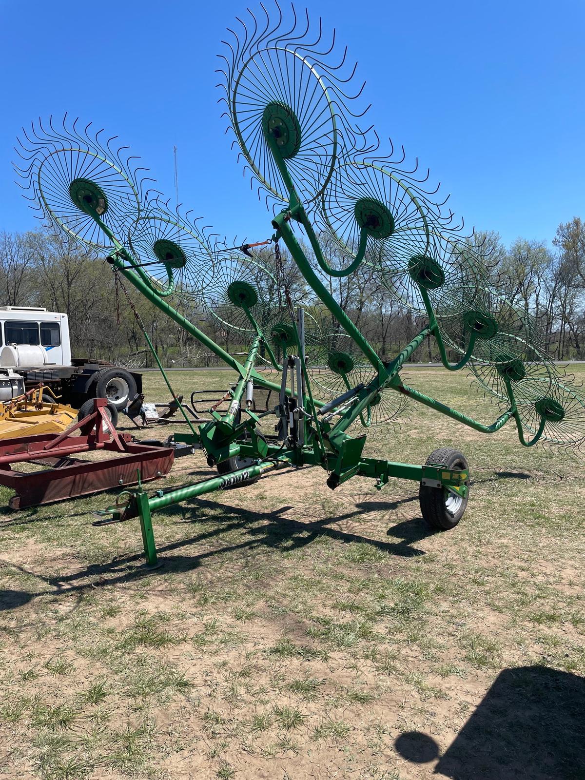 Frontier WR1012 12 Wheel Hay Rake