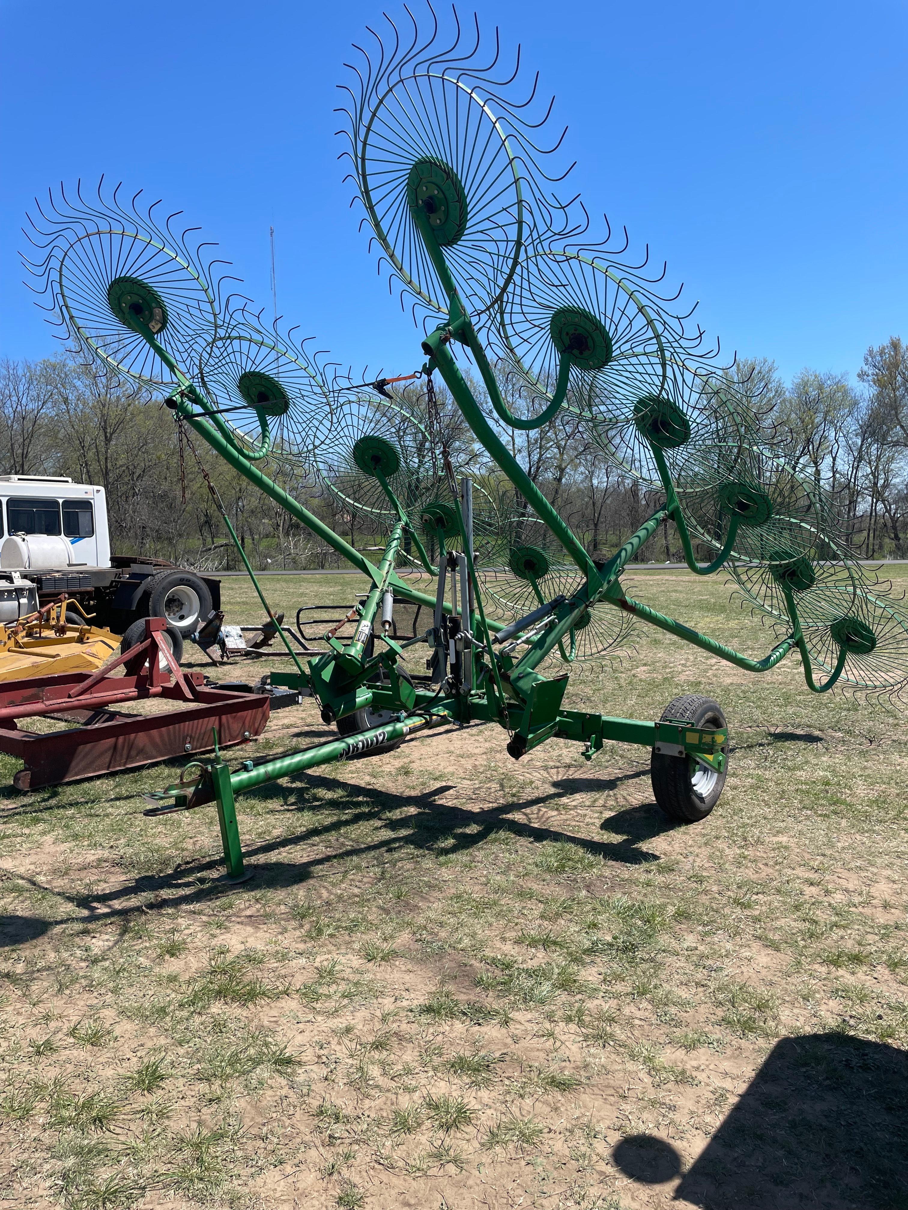 Frontier WR1012 12 Wheel Hay Rake
