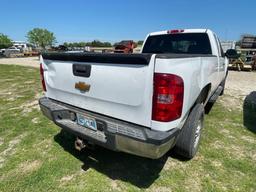 2012  Chevy 2500 WD Ext Cab long bed 222k miles runs 7 drives clean title