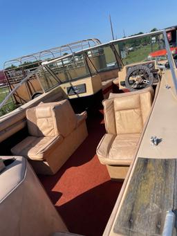1983 Glassmaster lake Ready 2.5L OMC Stern Drive, Tags good till eptember 2025 has title