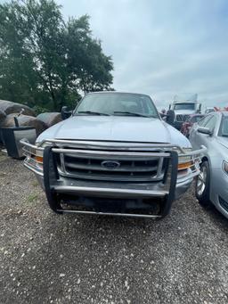 2000 Ford F250 5 Speed Triton V8Clean title A70484