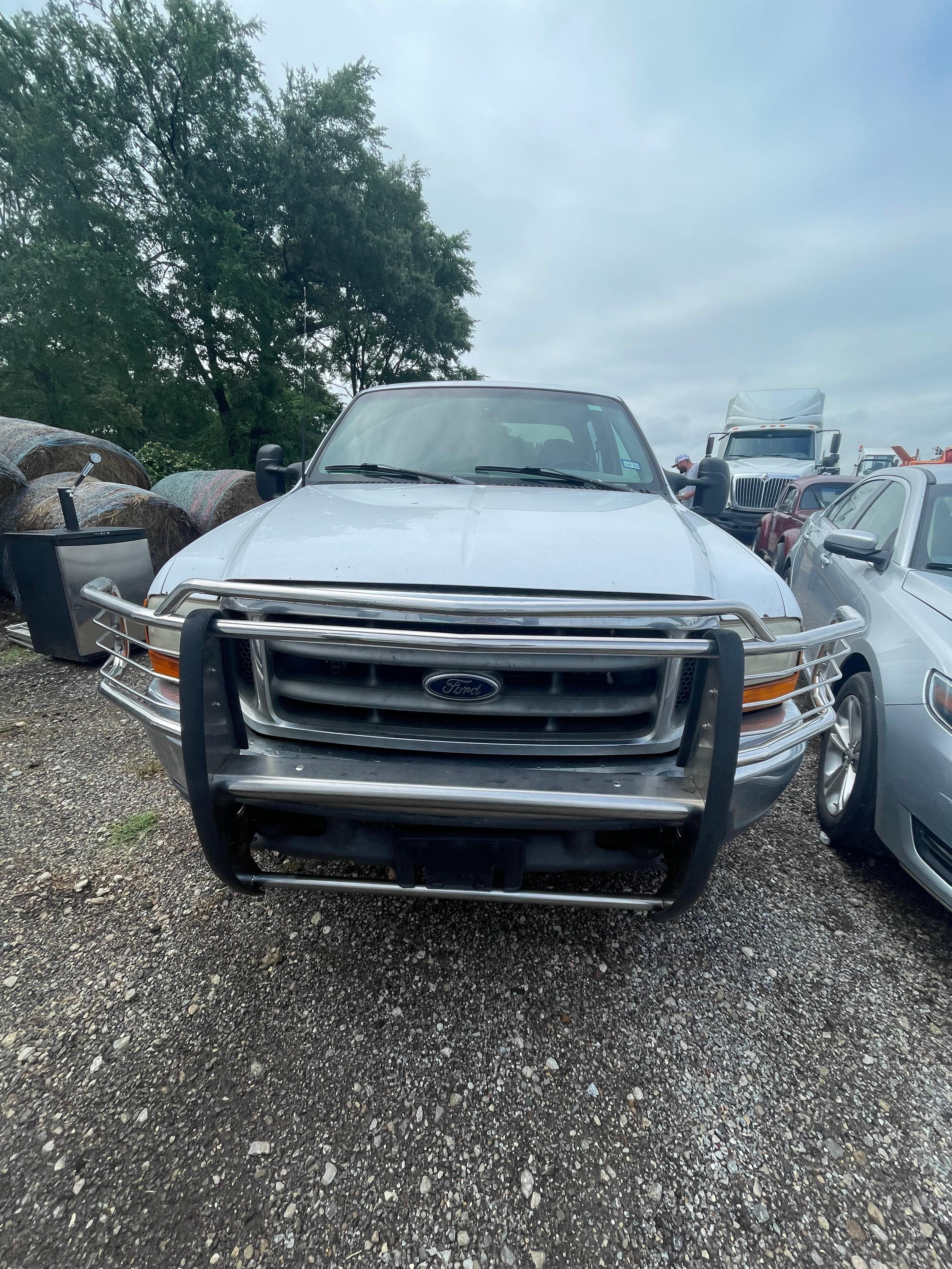 2000 Ford F250 5 Speed Triton V8Clean title A70484