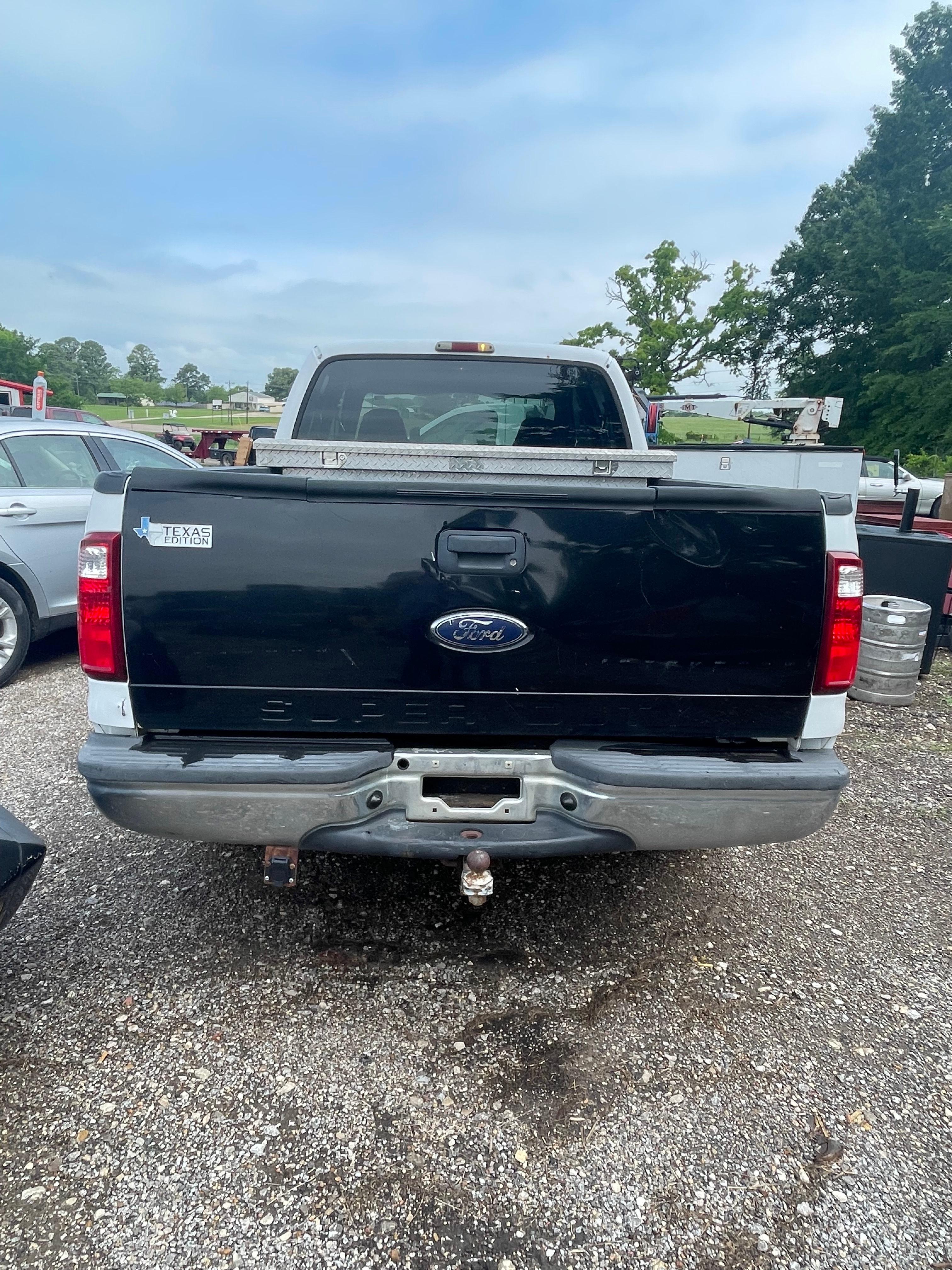 2000 Ford F250 5 Speed Triton V8Clean title A70484