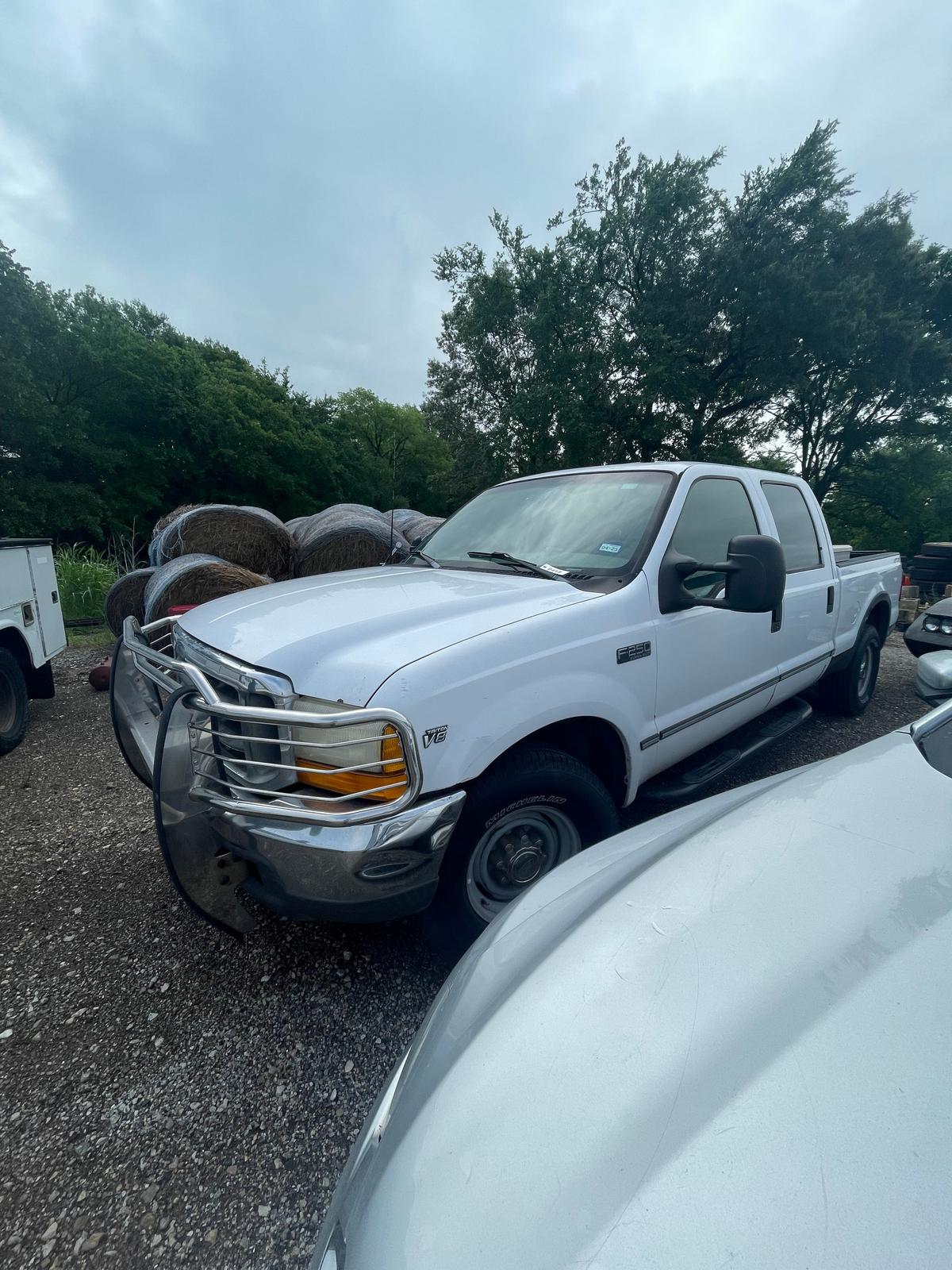 2000 Ford F250 5 Speed Triton V8Clean title A70484