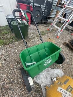Scotts Turf Builder classic drop spreader