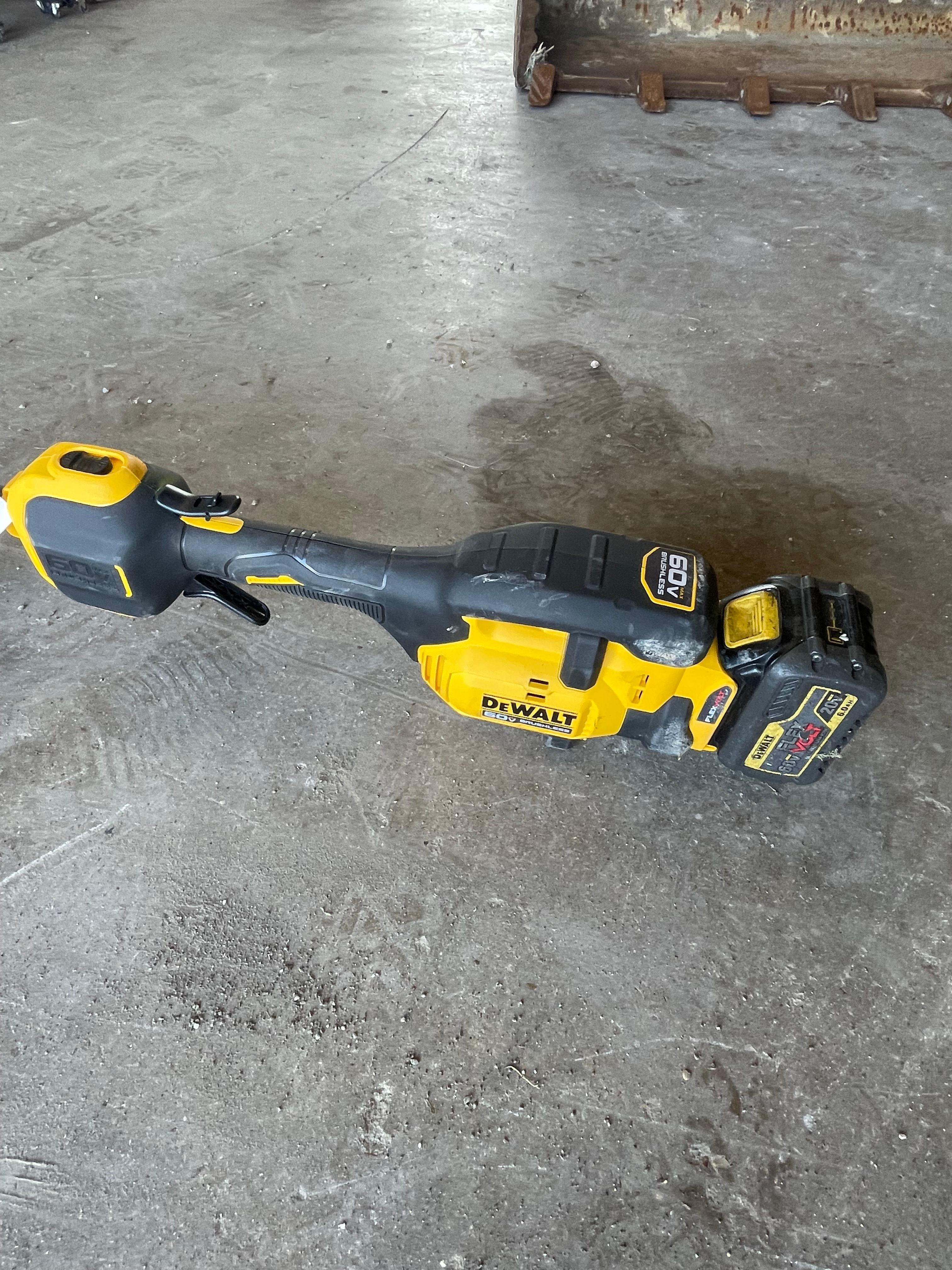 Dewalt 60V Weedeater